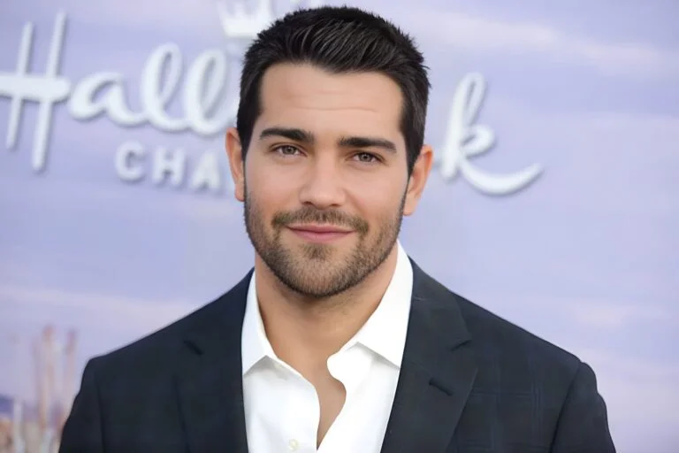 Jesse Metcalfe Net Worth 2025 - Age, Bio, Wiki, Wife, Height & Facts!